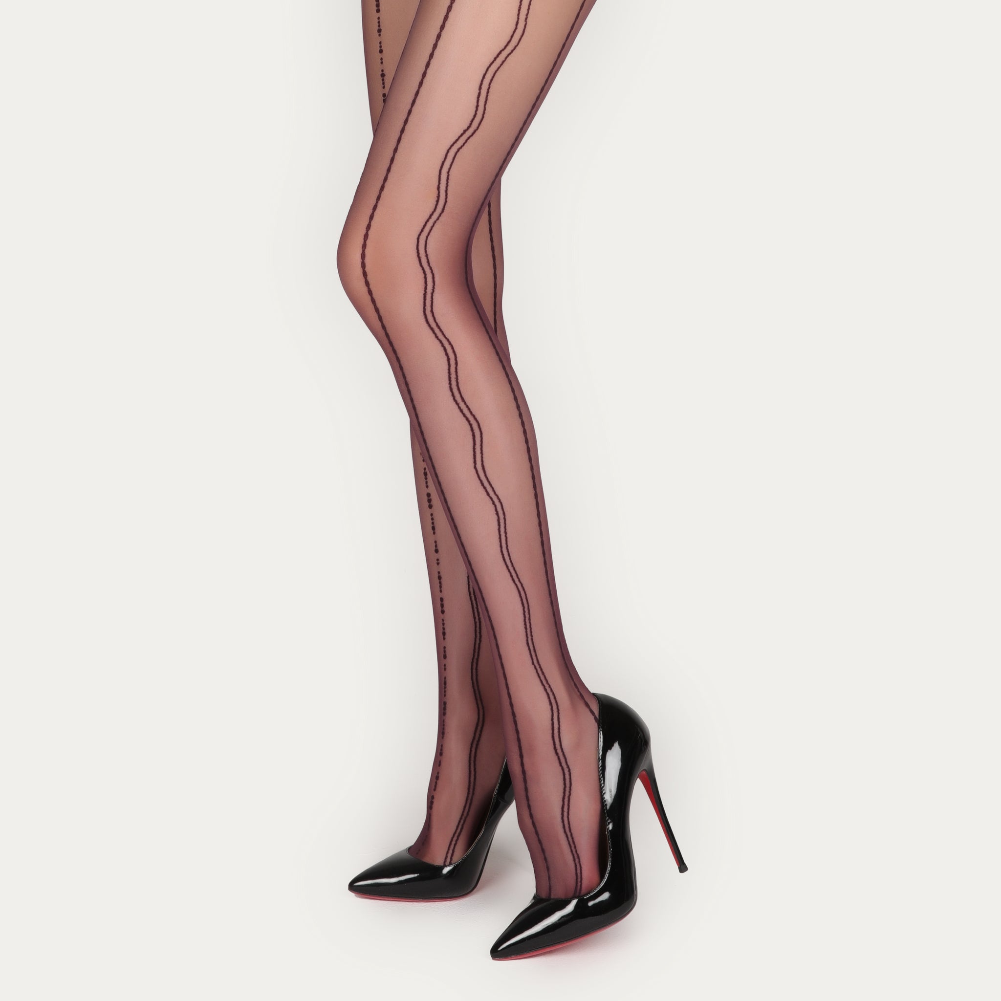 Full-length view of Denpa 8D black wavy-line jacquard pantyhose